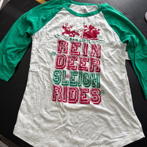 Disney Parks Christmas / Holiday Shirt with 3/4 Sleeves Size X-Small NWT - Picture 9 of 9